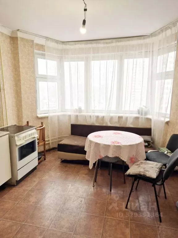 3-к кв. Москва, Москва, Московский г. ул. Радужная, 17 (76.3 м) - Фото 1