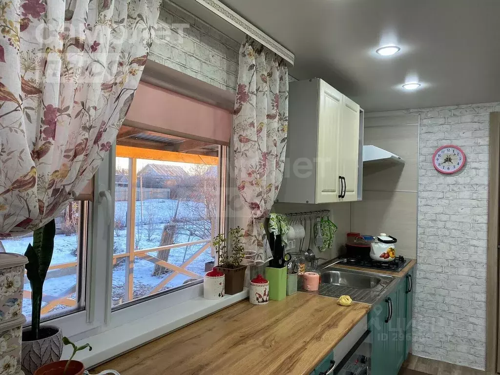 Дом в Оренбургская область, пос. Саракташ ул. Калинина, 1А (62 м) - Фото 0