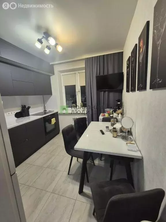 2-комнатная квартира: Красноярск, Северо-Енисейская улица, 52 (54 м) - Фото 0