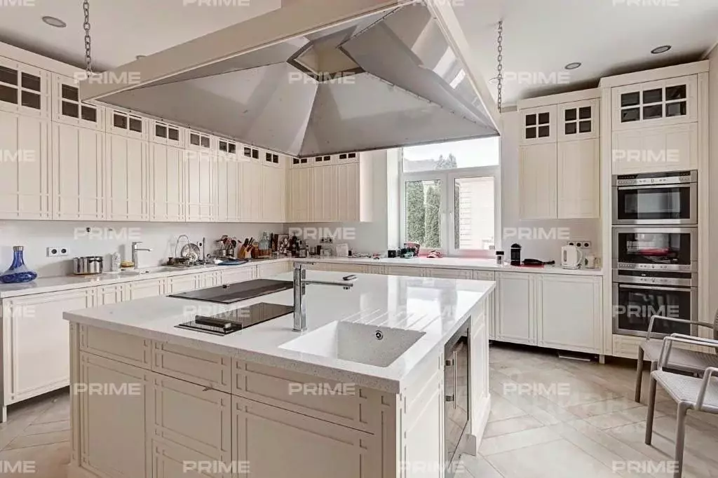 Коттедж в Московская область, Одинцовский городской округ, с. ... - Фото 1