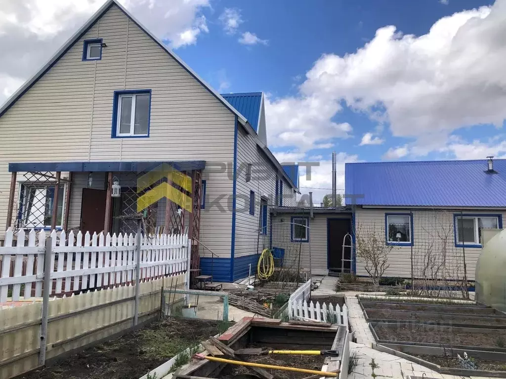 Дом в Омская область, Азовский Немецкий Национальный район, с. ... - Фото 1