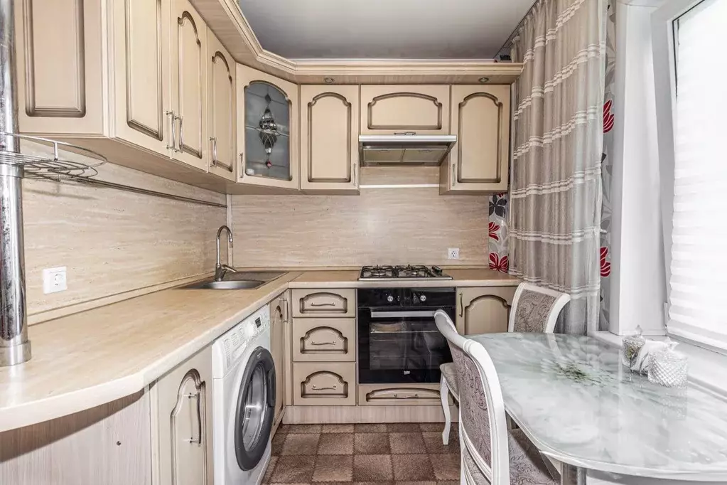 2-к кв. Курганская область, Курган Заозерный жилрайон, 1-й мкр, 30 ... - Фото 0