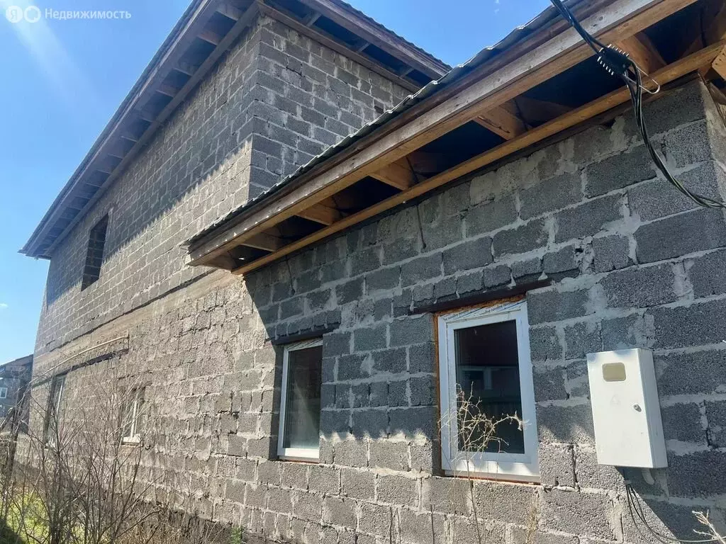 Дом в село Южный Урал, улица Лермонтова (245 м) - Фото 1