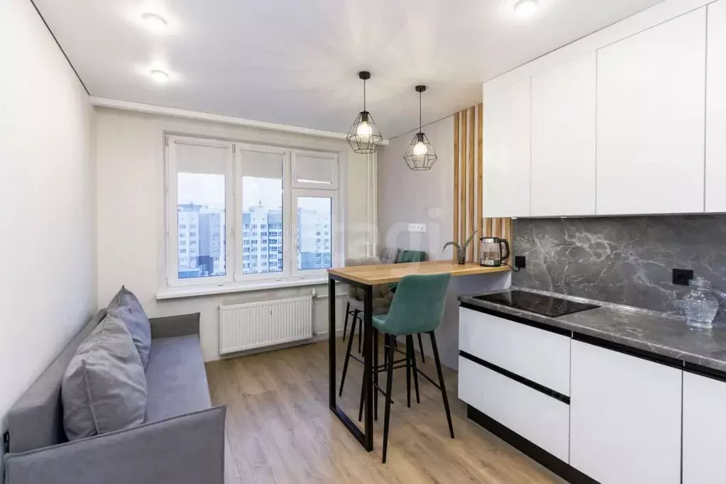 1-к кв. Тюменская область, Тюмень ул. Василия Подшибякина, 21 (42.1 м) - Фото 0