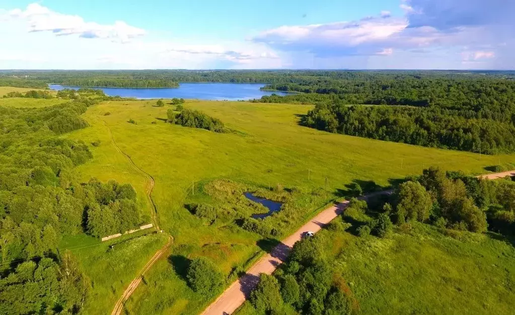 Участок в Ленинградская область, Подпорожское городское поселение, д. ... - Фото 0