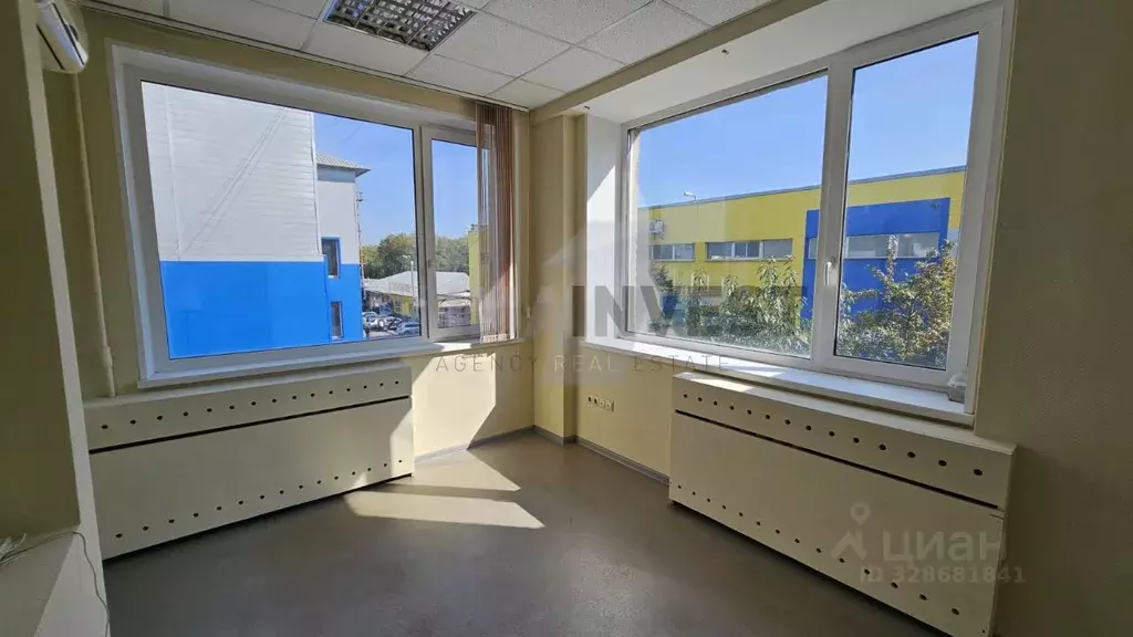 Офис в Челябинская область, Челябинск ул. Сталеваров, 5к4 (11 м) - Фото 1