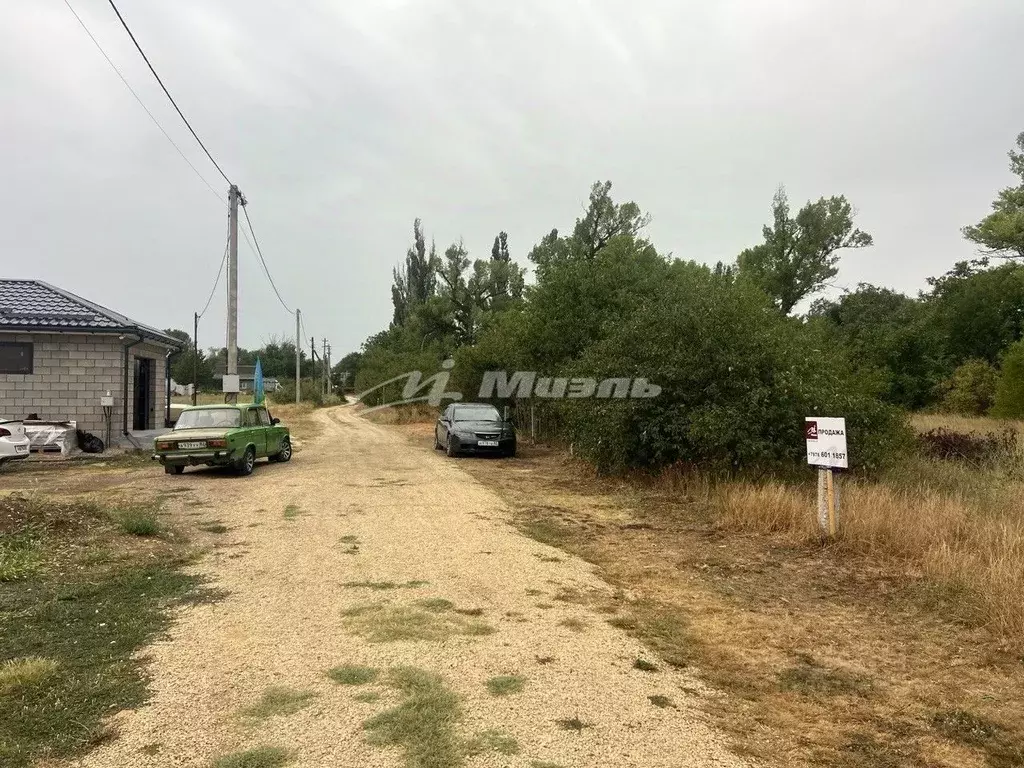 Участок в Крым, Белогорский район, с. Ароматное ул. Школьная (6.7 ... - Фото 1