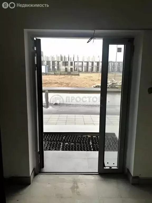 Квартира-студия: посёлок городского типа Радумля, микрорайон ММС-2, 2 ... - Фото 2