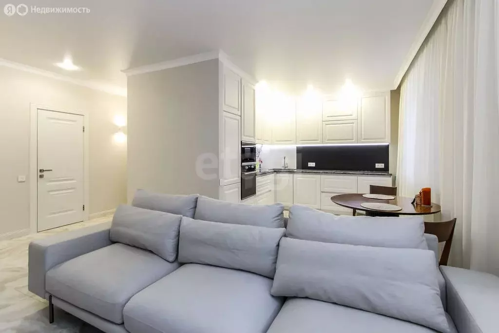 2-комнатная квартира: Тюмень, улица Мельникайте, 38 (79 м) - Фото 2