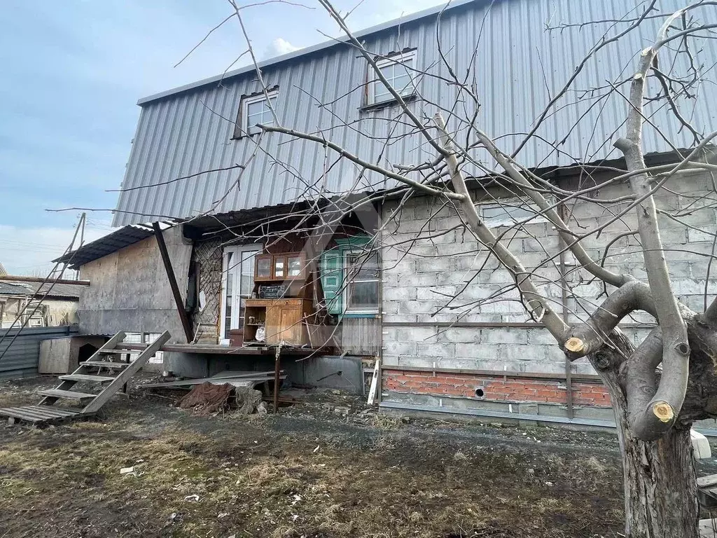 Дом в Челябинская область, Коркино ул. Щербакова (150 м) - Фото 1
