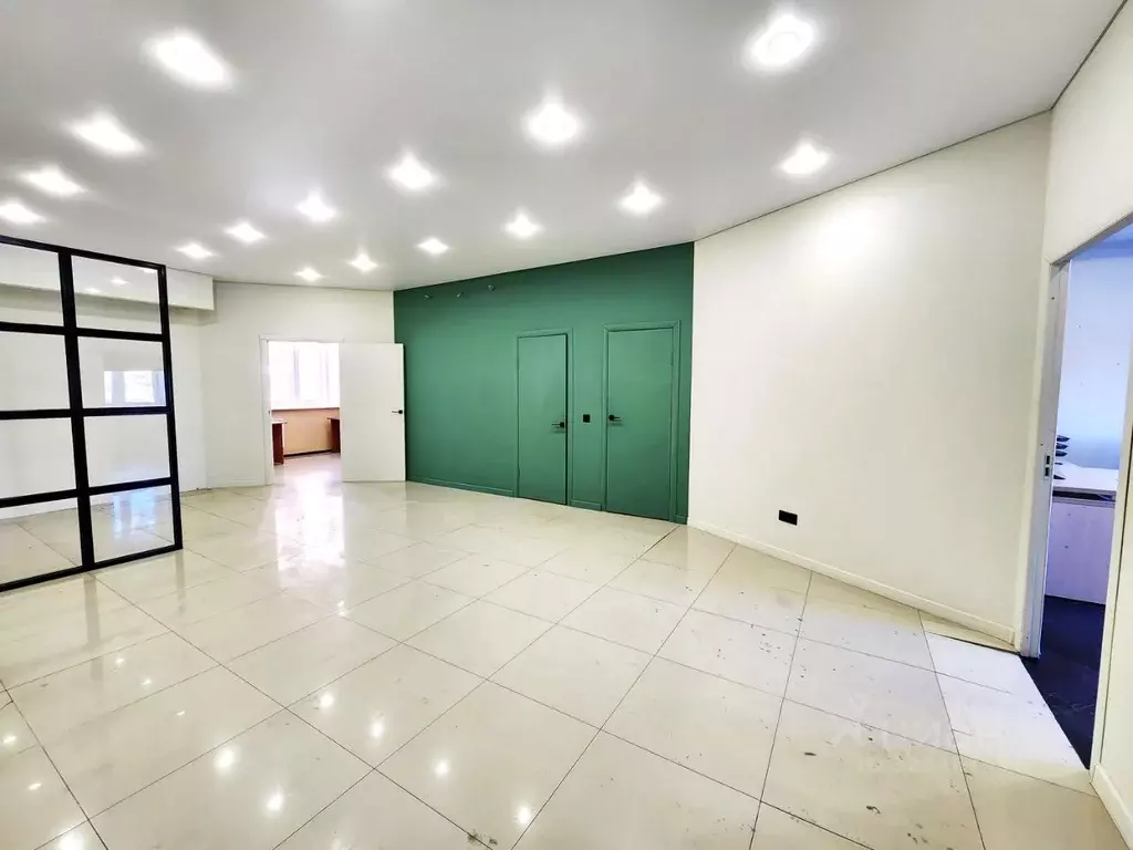 Помещение свободного назначения в Красноярский край, Красноярск ул. ... - Фото 2