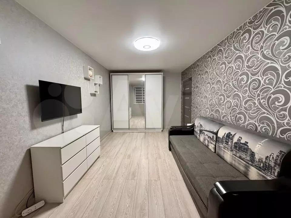 2-к. квартира, 47 м, 1/9 эт. - Фото 0