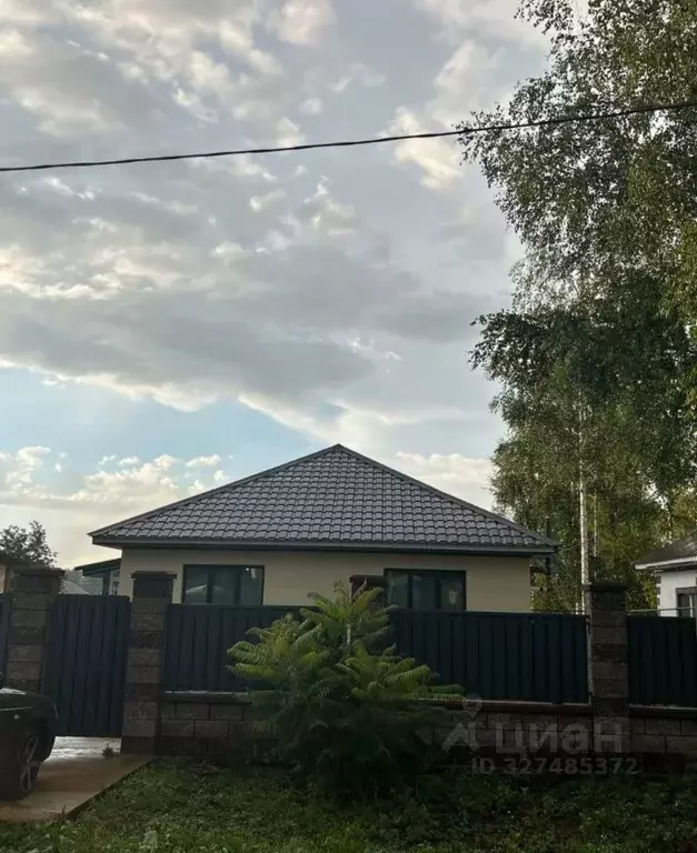 Дом в Башкортостан, Иглинский сельсовет, с. Иглино ул. ... - Фото 1