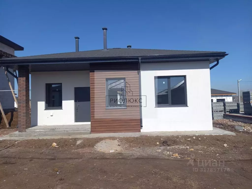 Дом в Челябинская область, Магнитогорск ул. Молочная, 10 (78 м) - Фото 0