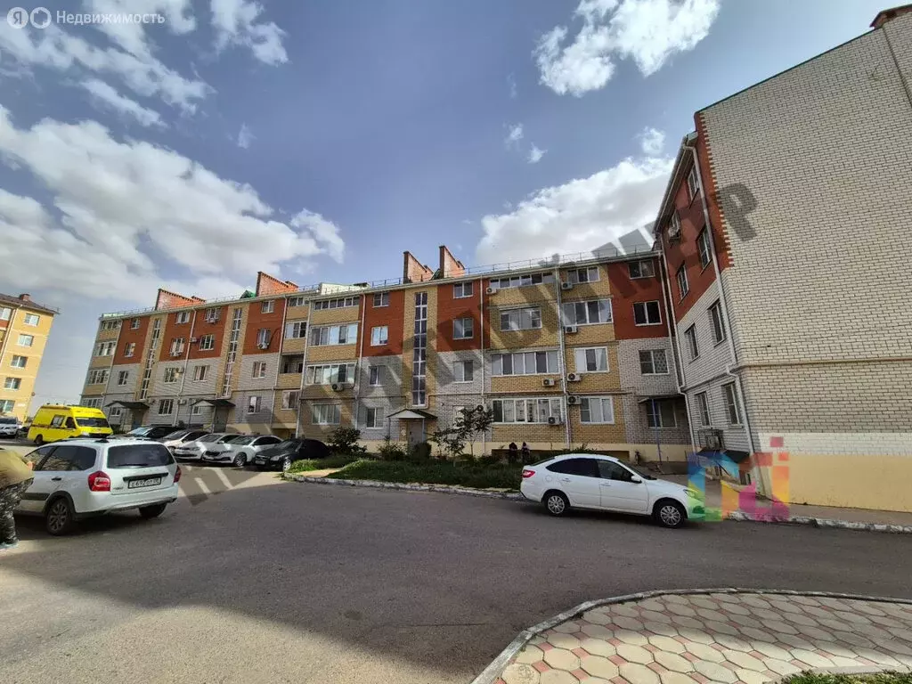 3-комнатная квартира: Элиста, Ипподромная улица, 100к4 (78.2 м) - Фото 0