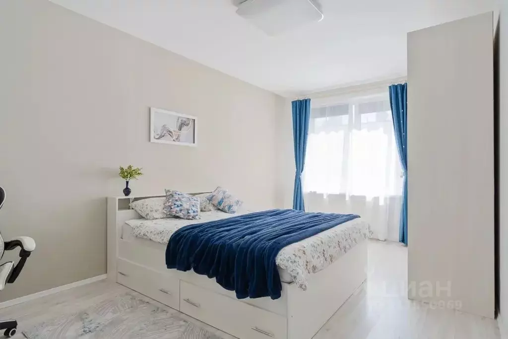 2-к кв. Санкт-Петербург Кременчугская ул., 17к3 (70.0 м) - Фото 0
