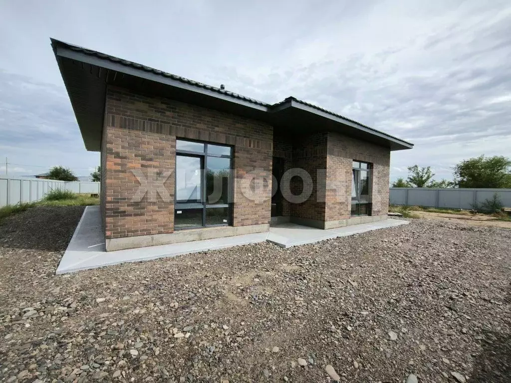 Дом в Хакасия, Усть-Абаканский район, с. Калинино Абаканская ул. (98 ... - Фото 1