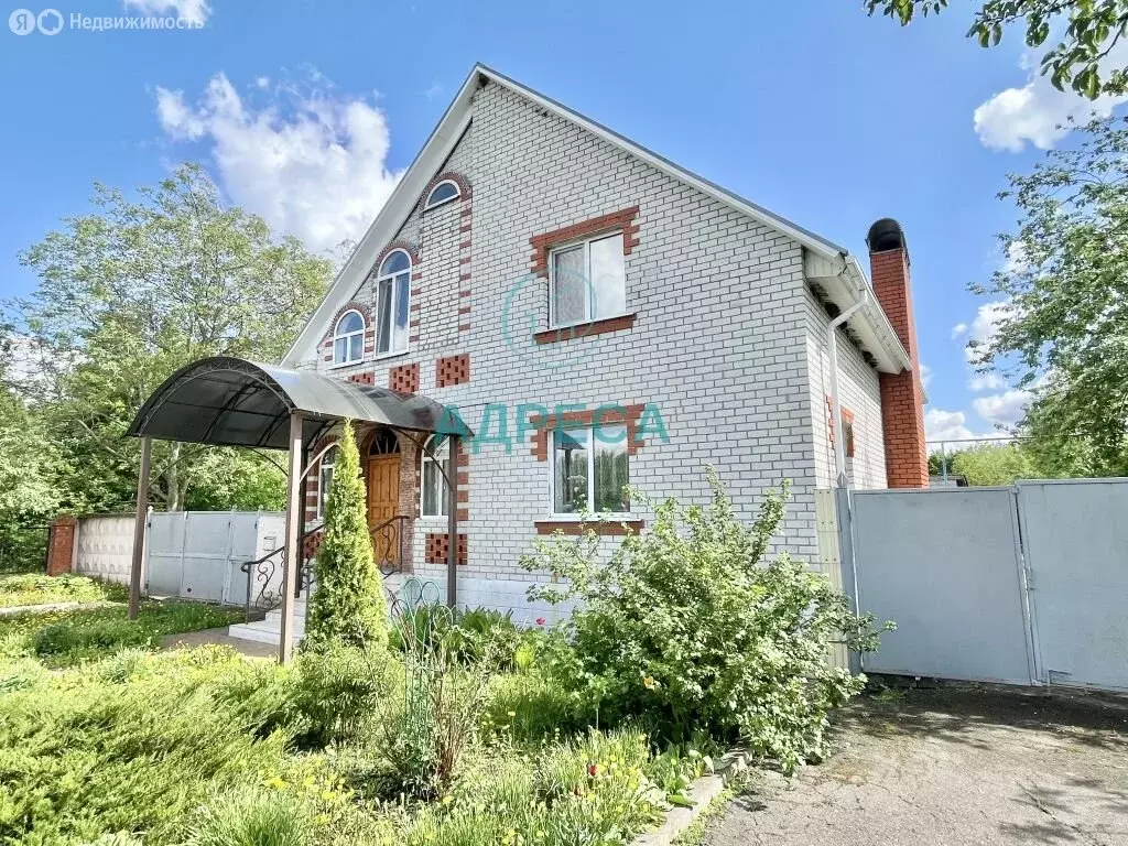 Дом в село Ольховатка, Молодёжная улица (298 м) - Фото 1