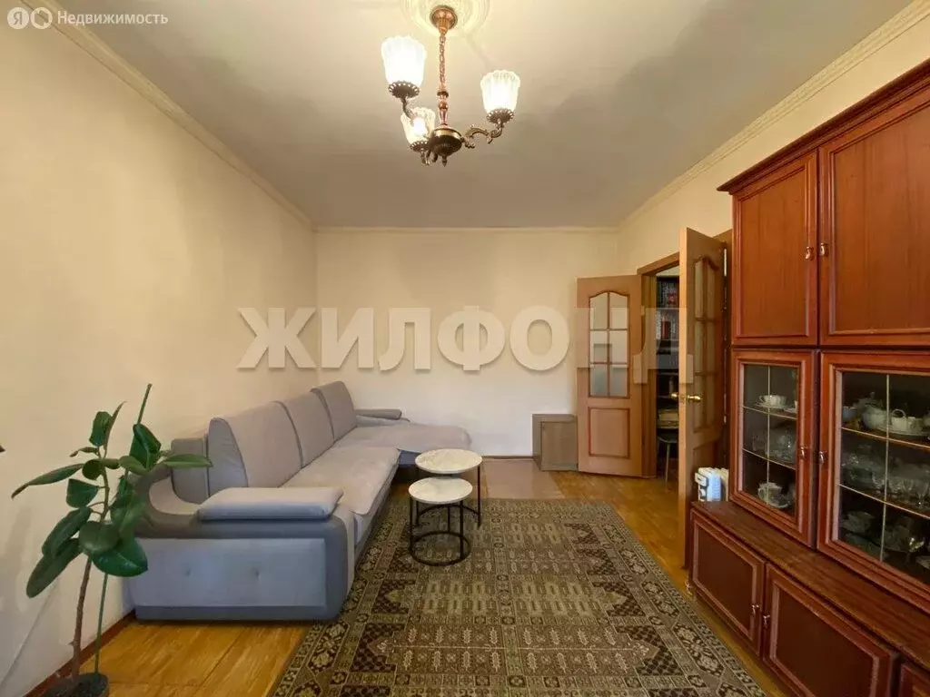 2-комнатная квартира: Абакан, Северный проезд, 3А (60 м) - Фото 0