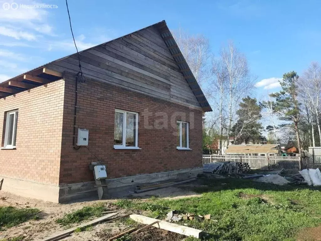 Дом в село Дзержинское, Зелёная улица (50 м) - Фото 1