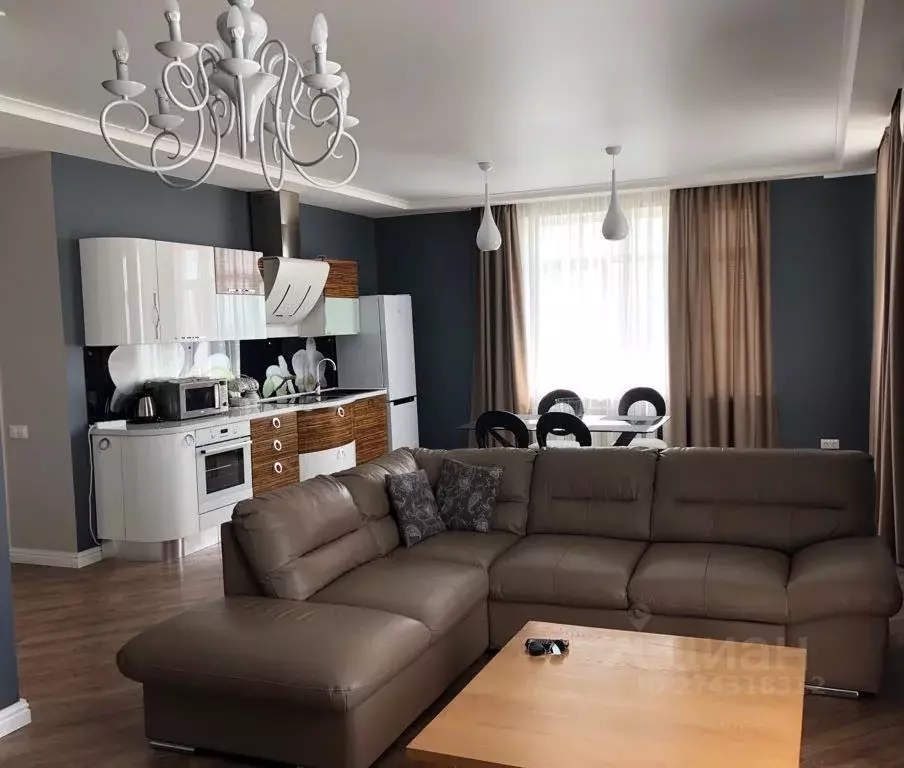 2-к кв. Астраханская область, Астрахань Донбасская ул., 3 (90.0 м) - Фото 2