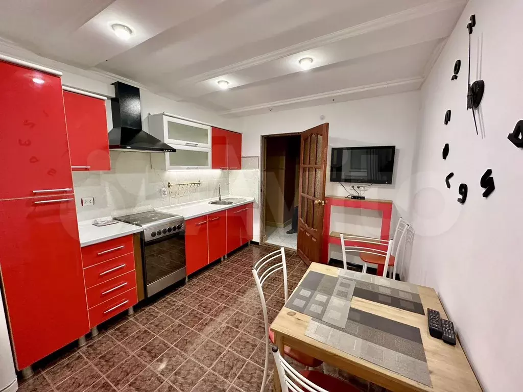 1-к. квартира, 48 м, 1/3 эт. - Фото 1
