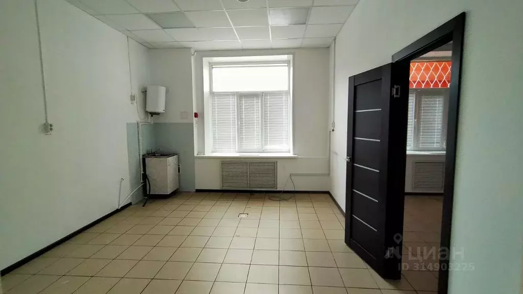 Помещение свободного назначения в Тверская область, Тверь Спортивный ... - Фото 1