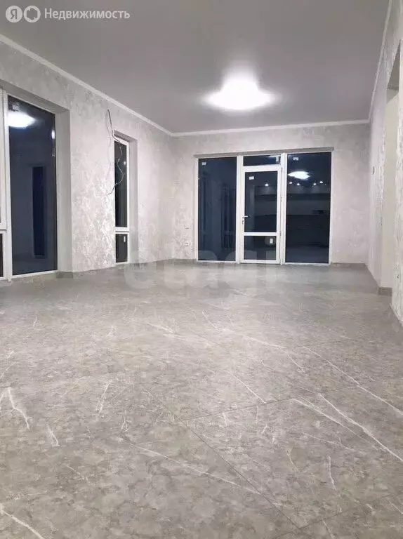 Дом в Михайловск, улица Анатолия Папанова (150 м) - Фото 1