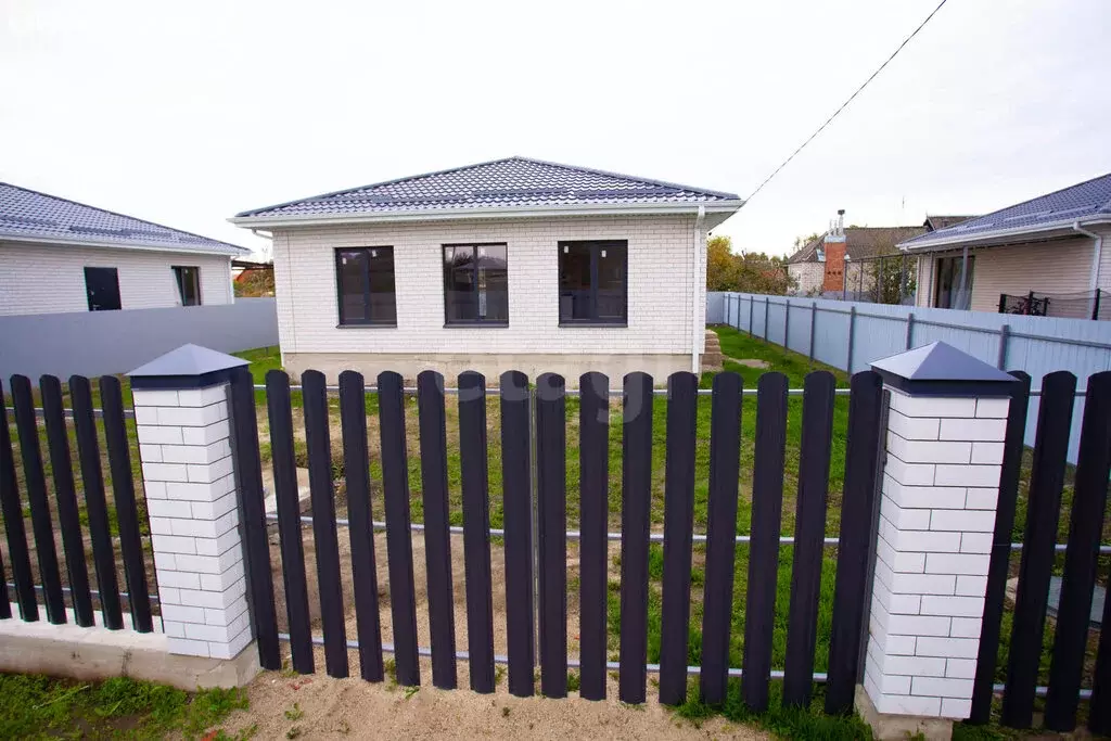 Дом в Анастасиевская, улица Юных Коммунаров (100 м) - Фото 1