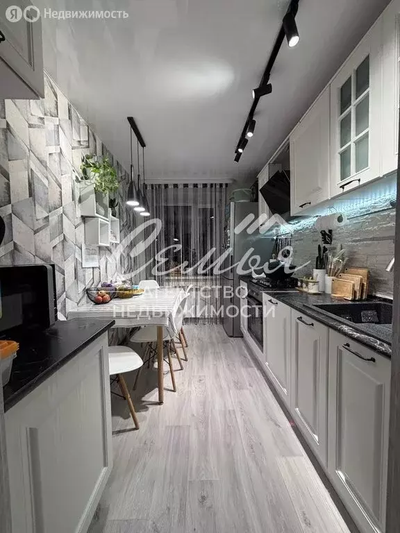 3-комнатная квартира: Заводоуковск, улица Декабристов, 23 (57.9 м) - Фото 0