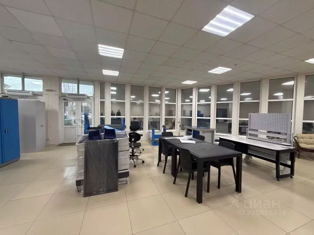 Помещение свободного назначения в Волгоградская область, Волгоград ул. ... - Фото 1