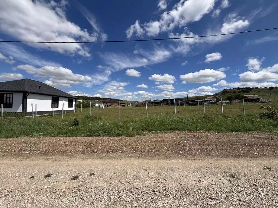 Участок в Крым, Симферопольский район, Трудовское с/пос, с. ... - Фото 1