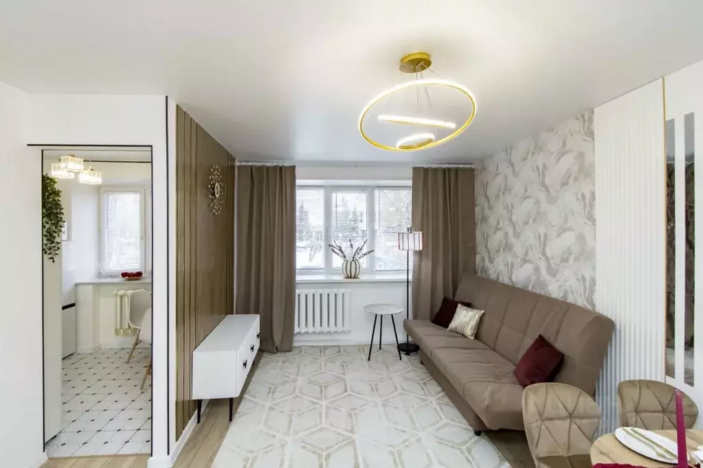 2-к кв. Тюменская область, Тюмень ул. Мельникайте, 103 (42.5 м) - Фото 1