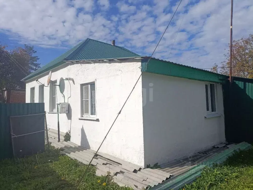 Дом в Белгородская область, Вейделевский район, с. Долгое ул. ... - Фото 1