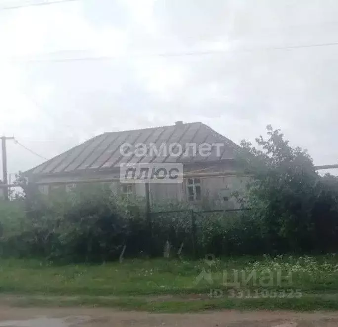Дом в Саратовская область, Аркадакский район, Краснознаменское ... - Фото 1