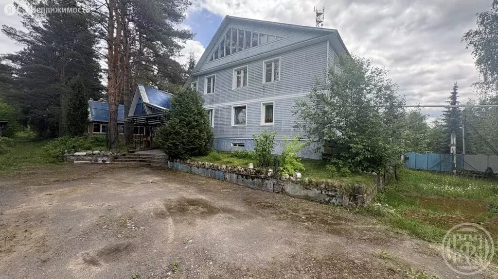 Дом в Ленинградская область, Тихвинское городское поселение, деревня ... - Фото 1
