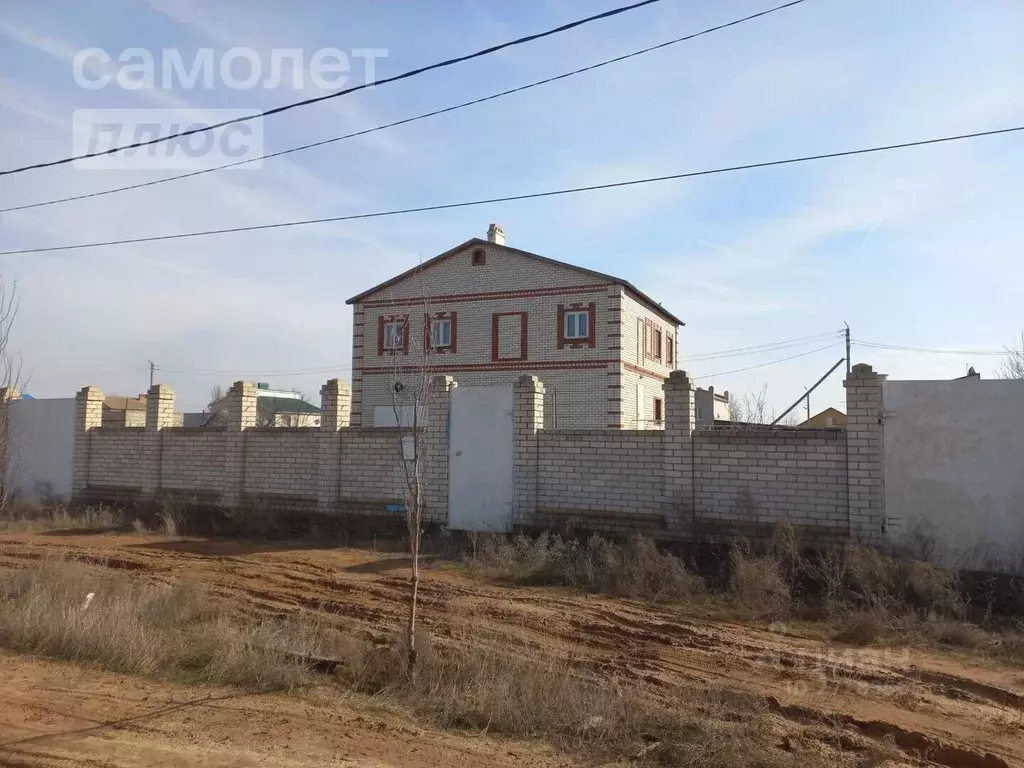 Дом в Астраханская область, Астрахань Механическая ул., 10 (269 м) - Фото 0