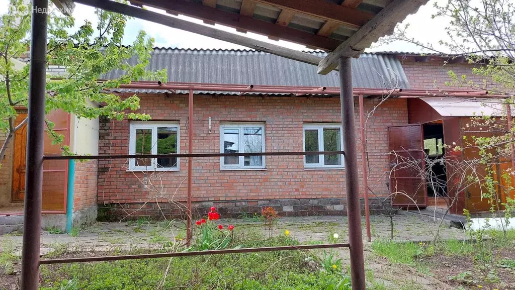 Дом в Новошахтинск, улица Чекалина, 5 (104 м) - Фото 0