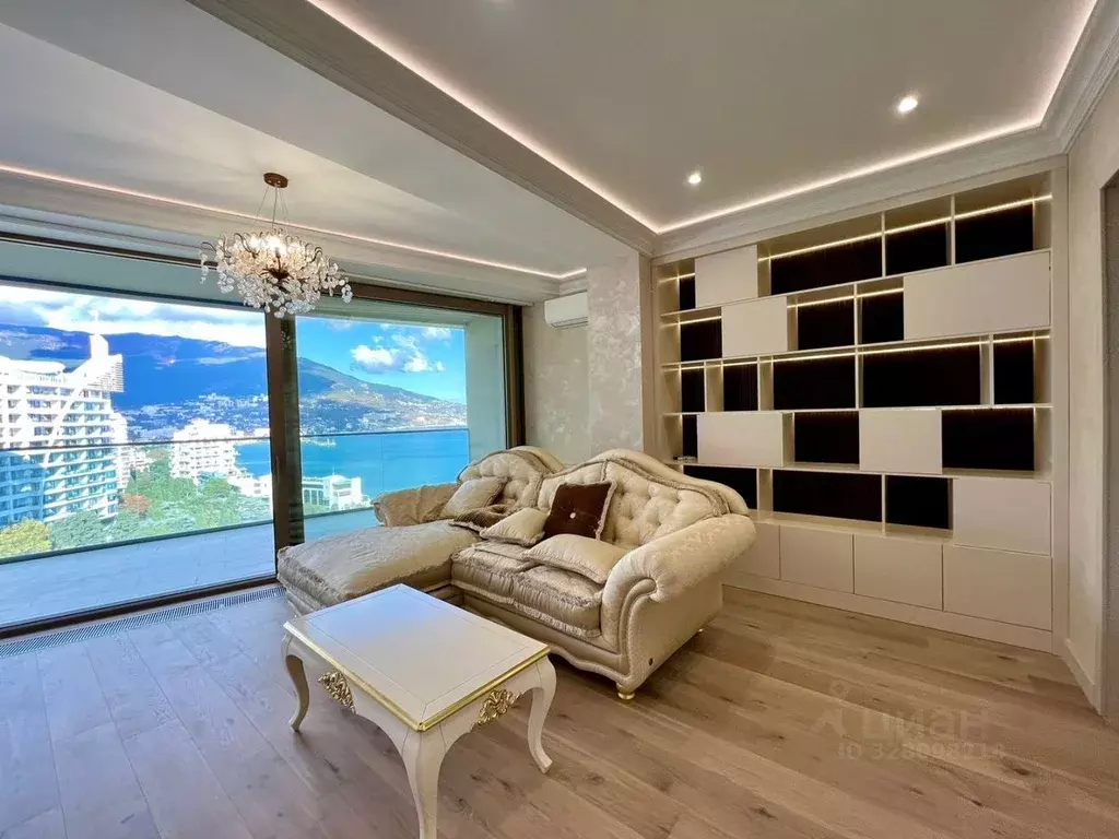 2-к кв. Крым, Ялта Приморский парк имени Гагарина кв-л, 11 (75.0 м) - Фото 1