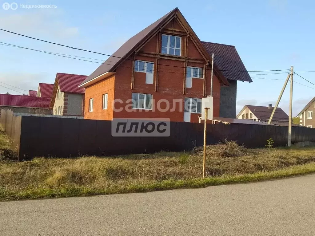 Дом в село Жуково, Рябиновая улица, 86 (195 м) - Фото 1