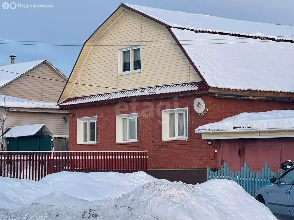 Дом в Усть-Катав, улица Ломоносова (150 м) - Фото 1