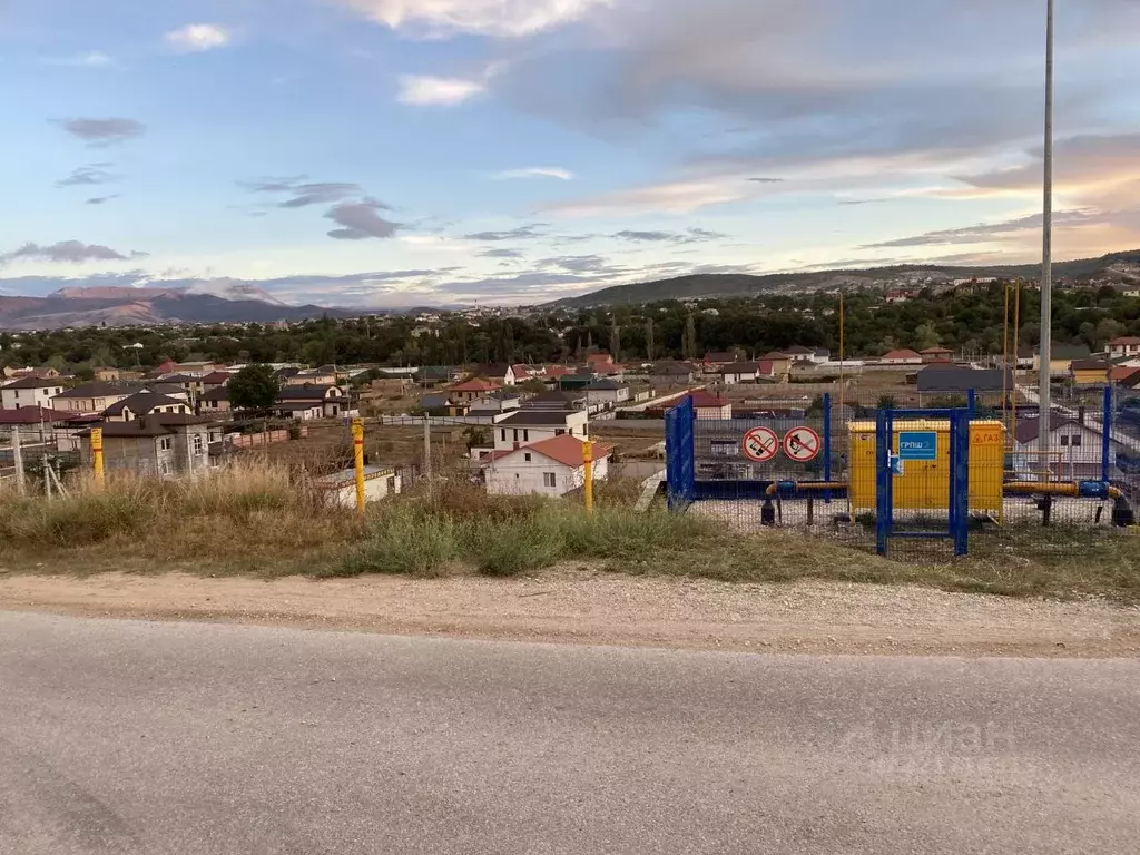 Участок в Крым, Симферопольский район, Добровское с/пос, с. Пионерское ... - Фото 0