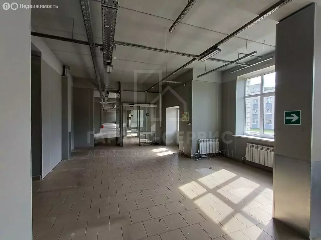 Торговая площадь (420 м) - Фото 1