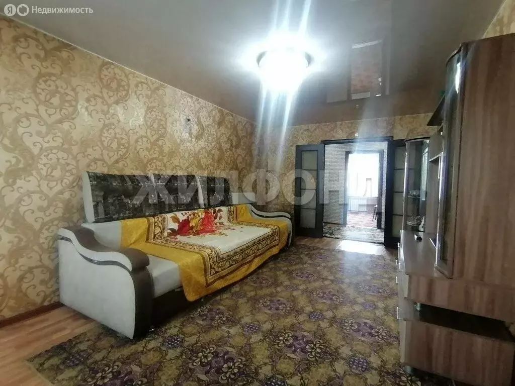 3-комнатная квартира: Кызыл, Правобережная улица, 34 (69 м) - Фото 0