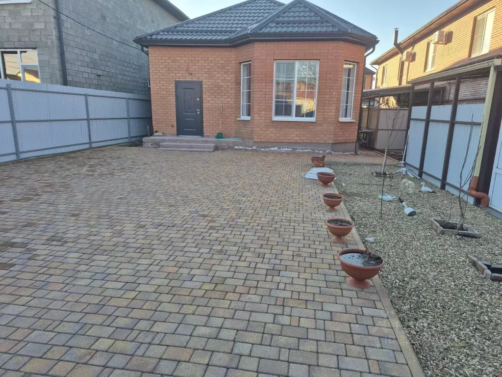 Дом в Адыгея, Тахтамукайский район, Яблоновский пгт Юбилейная ул. (95 ... - Фото 1