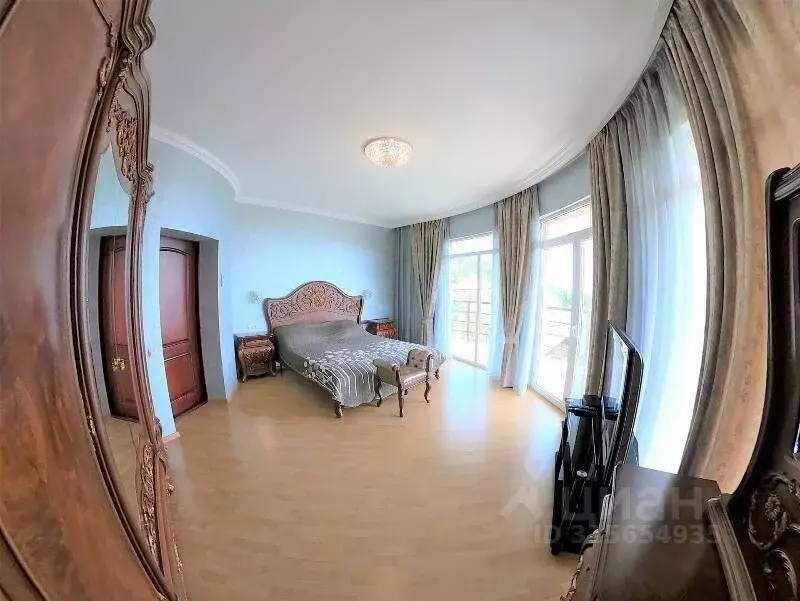 Дом в Крым, Ялта ул. Имени Ейбазера Мустафы Османова, 29 (260 м) - Фото 0