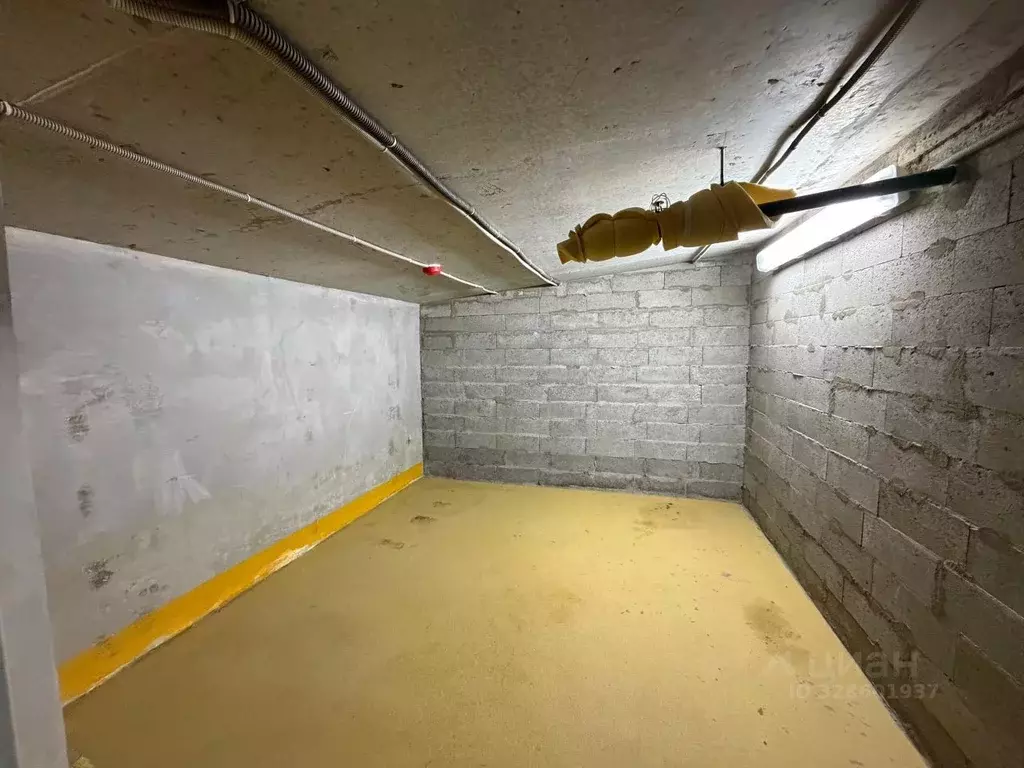 Гараж в Санкт-Петербург Парадная ул., 3к2 (8 м) - Фото 1