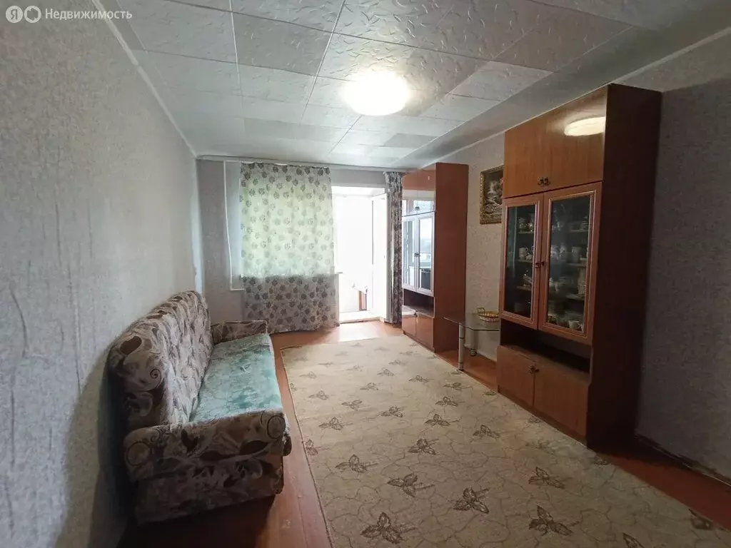 2-комнатная квартира: Дегтярск, улица Циолковского, 2 (45 м) - Фото 1