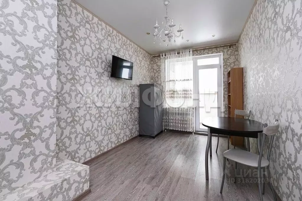 1-к кв. Новосибирская область, Новосибирск Танковая ул., 36 (39.4 м) - Фото 0