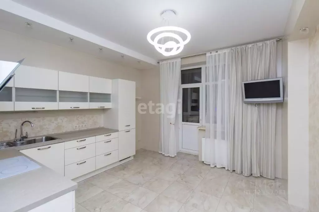 3-к кв. Тюменская область, Тюмень ул. Малыгина, 90 (130.3 м) - Фото 1